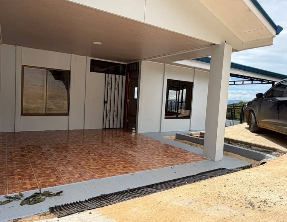 Casa nueva con vistas en San Rafael Norte, Pérez Zeledón – foto 1 de 14